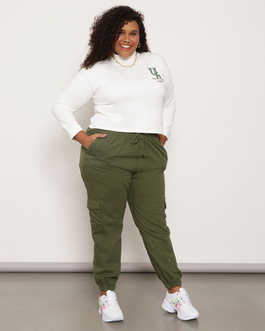 Acessórios que transformam o look com calça jogger