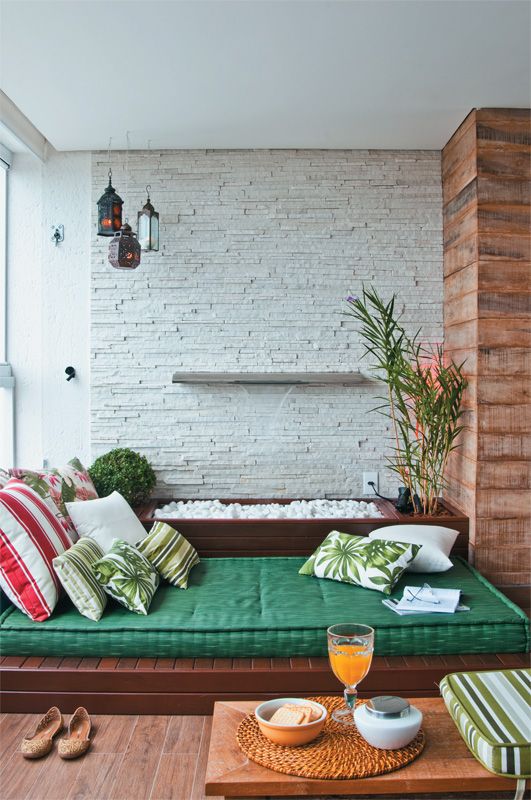 Toques Boêmios com Futons: Cores e Texturas que Encantam - inspiração 1