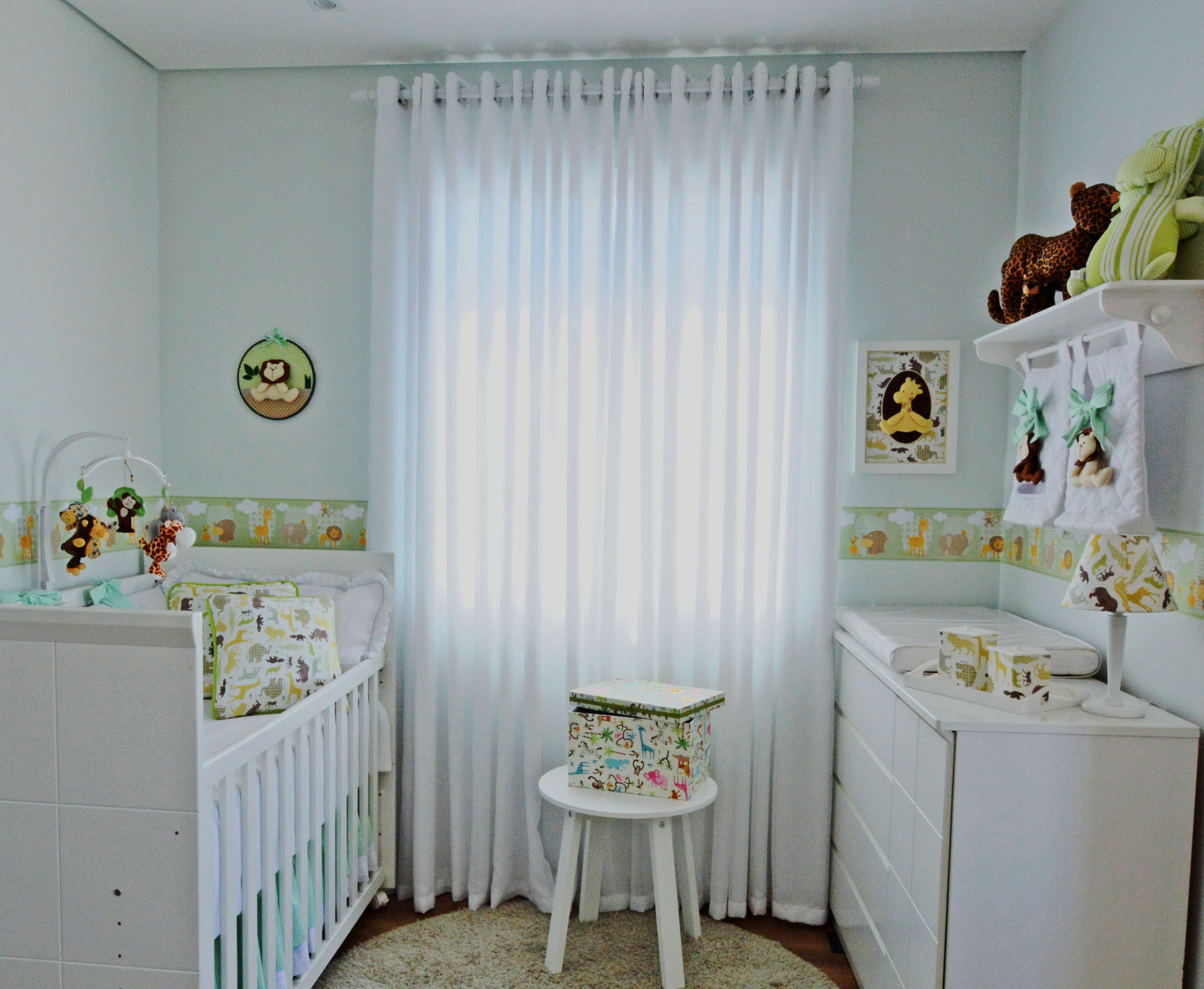 Os melhores papéis de parede e adesivos para um quarto de bebê safari