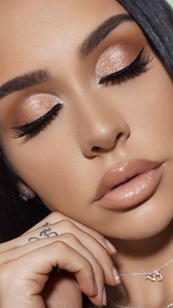 Olhos Que Hipnotizam: Fixação Para Sombras e Delineados - inspiração 1