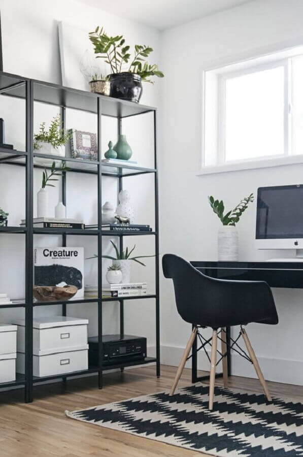 O Charme Industrial: Estantes de Aço em Salas de Estar - inspiração 2