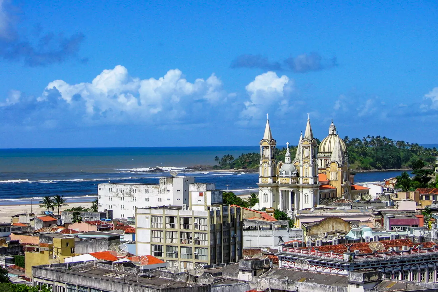 Ilhéus Além do Óbvio: Explore a Lagoa Encantada e Destinos Próximos