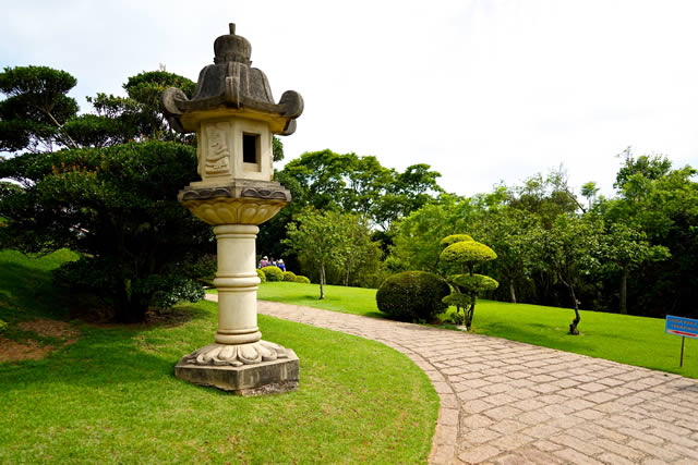 A Arquitetura Inspirada no Japão: Pagodes e Jardins Detalhados - inspiração 1