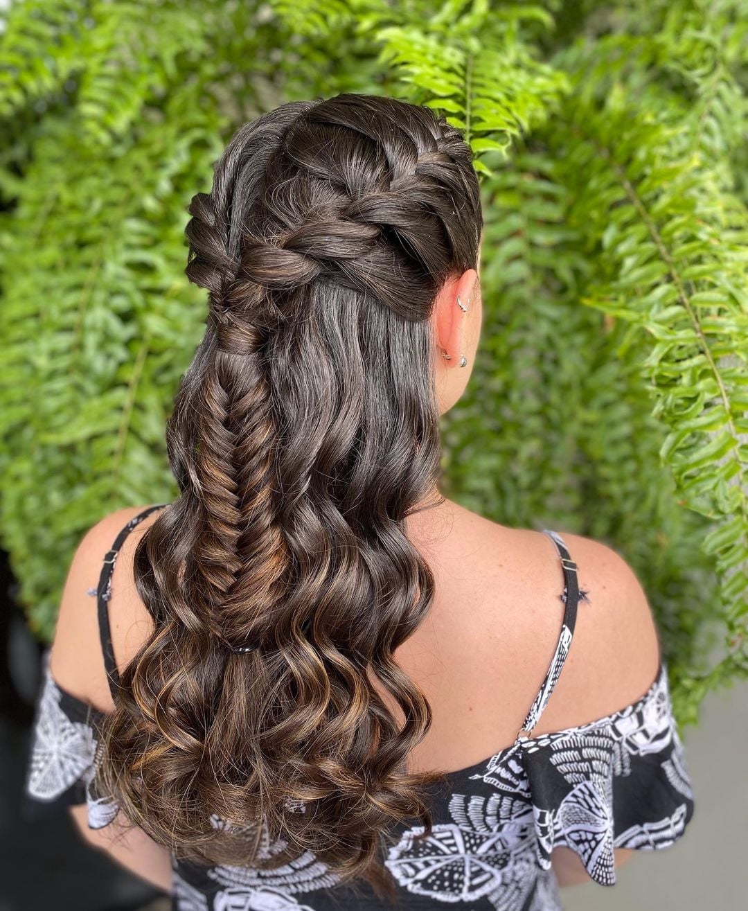 Como fazer trança embutida em cabelo cacheado