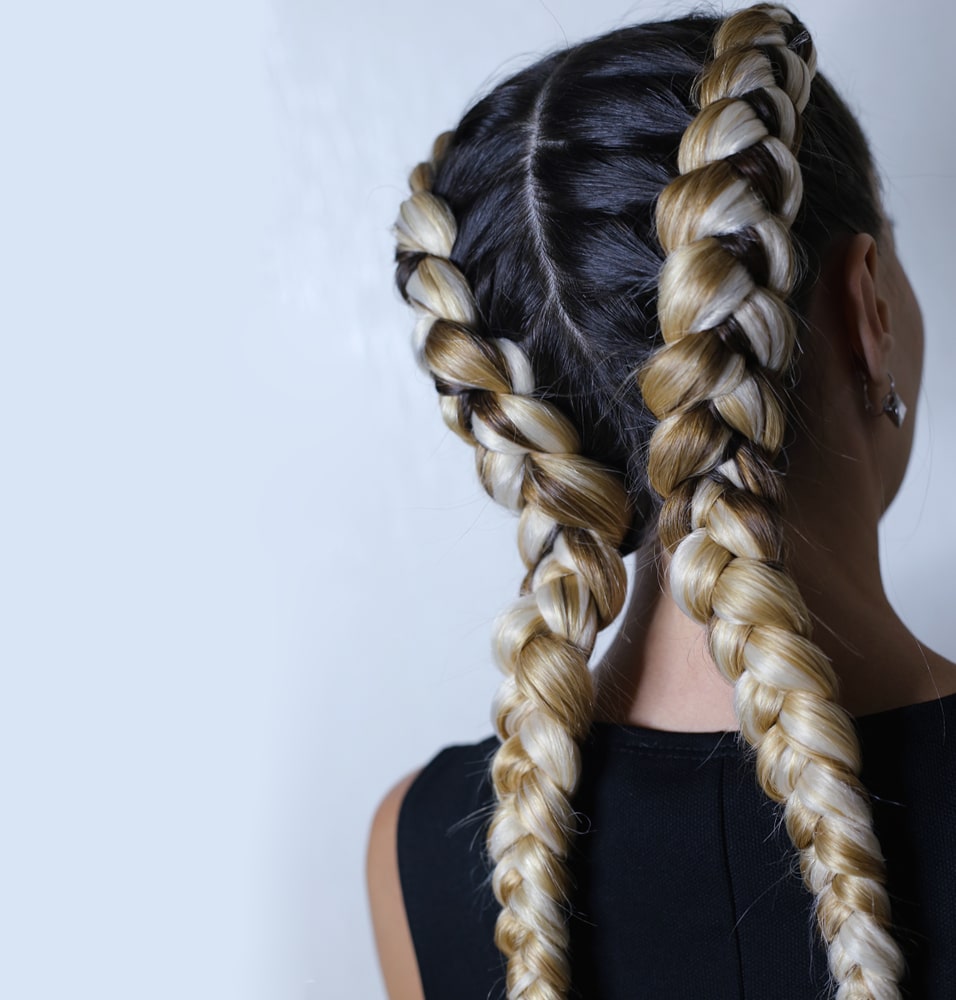 Como fazer trança embutida em cabelo cacheado