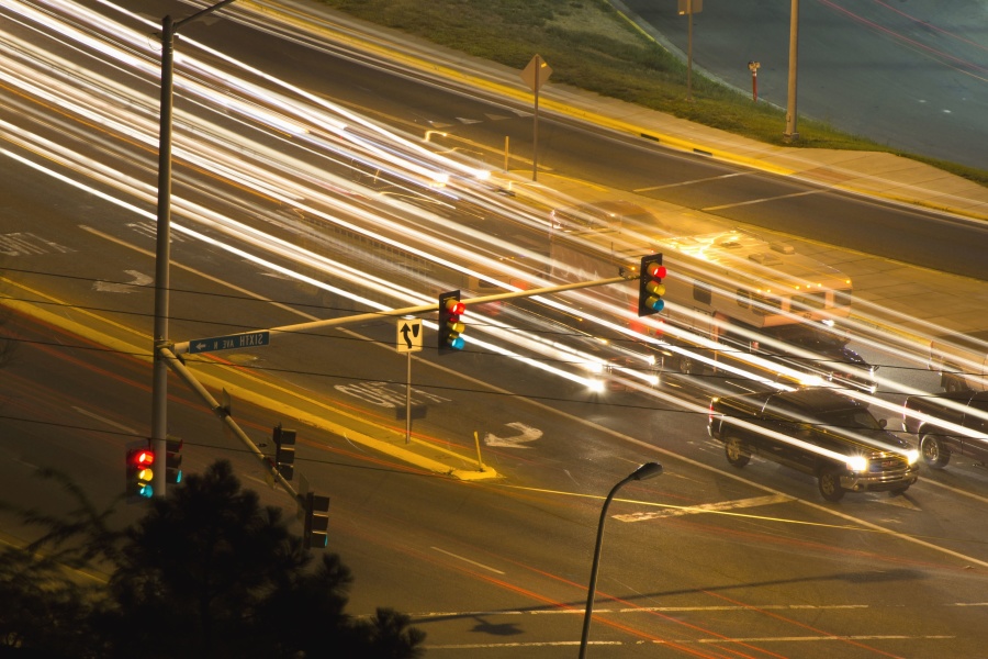 Farol Baixo: O Que Mudou na Lei e Onde é Obrigatório Usar Durante o Dia