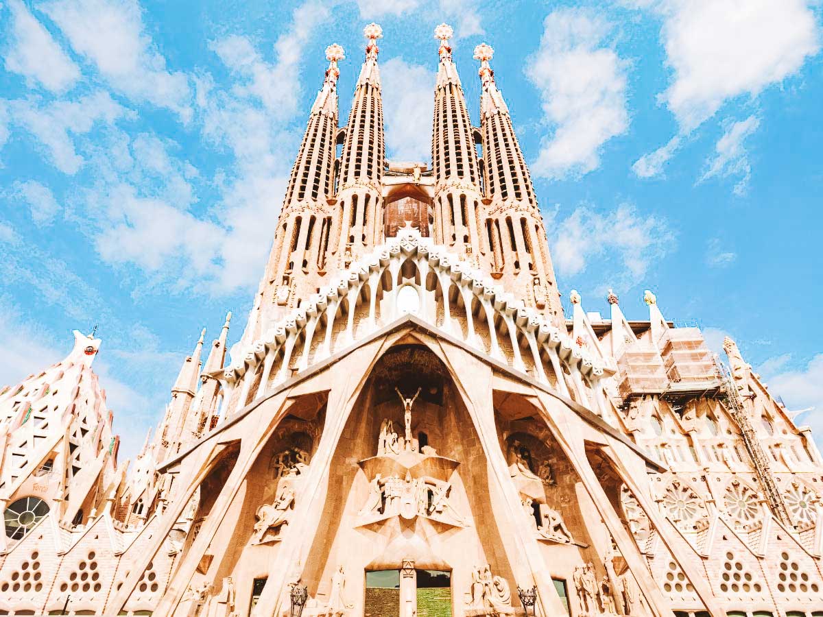 Guia Completo: Como Comprar Ingressos para a Sagrada Família em 2026