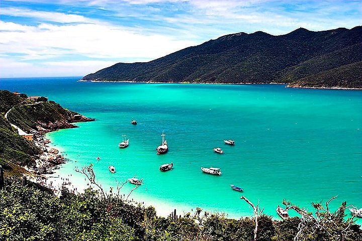 Vale a Pena Pegar Transfer ou Uber para Arraial do Cabo? Análise de Custos