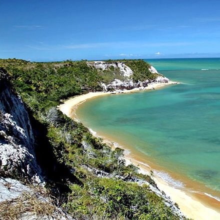 Praias da Bahia para Famílias: Destinos com Mar Calmo e Segurança