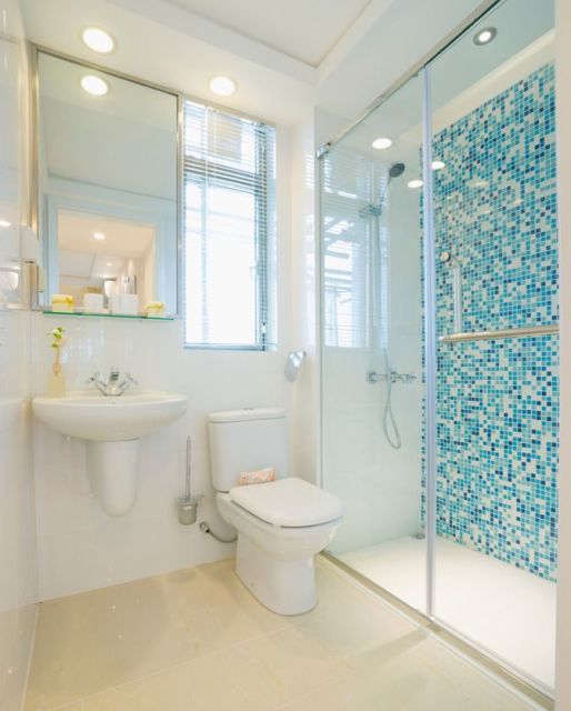 Como Escolher os Melhores Revestimentos para Banheiro Azul e Branco