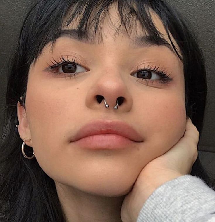 Guia Completo de Joias para Piercing no Septo: Materiais e Estilos