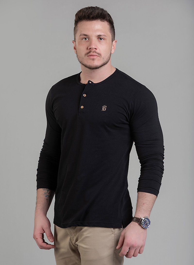 Camiseta Henley no Inverno: Dicas de Layering para um Look Sofisticado