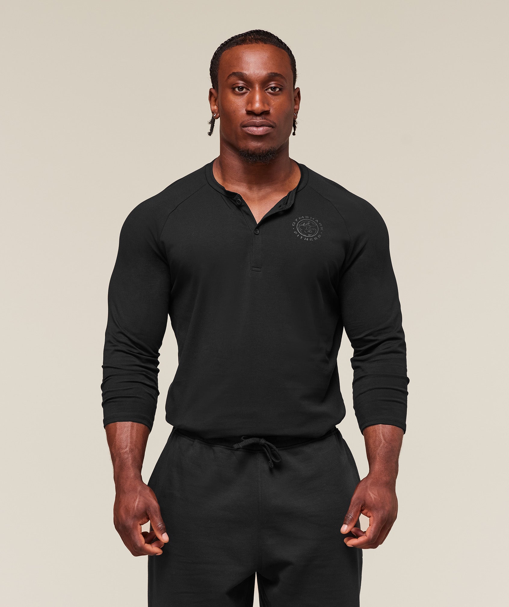como usar Henley masculina
