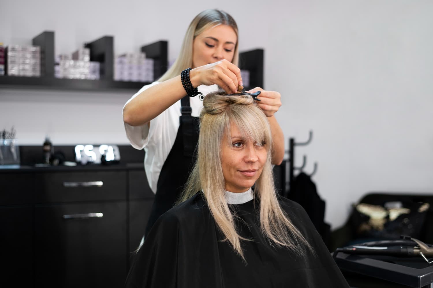 Pixie ou Mini Bob: Qual o Melhor Corte Curto para Você Acima dos 40?