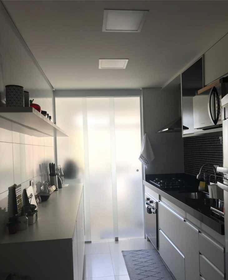7 dicas de organização para lavanderias compactas em cozinhas