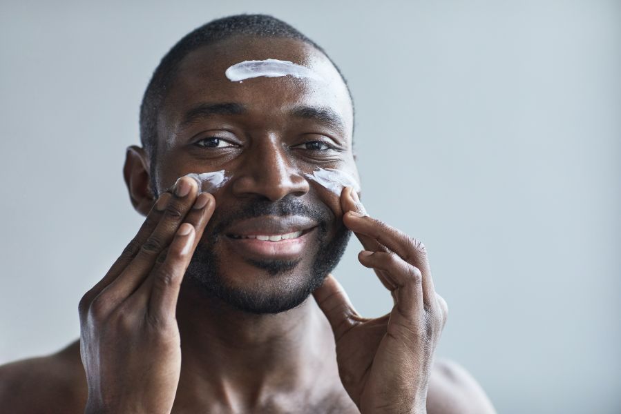 Guia completo de protetores solares masculinos para o verão