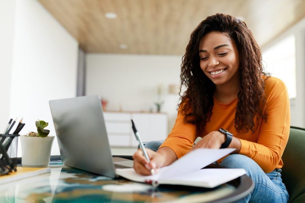 Onde encontrar cursos EAD gratuitos com certificado