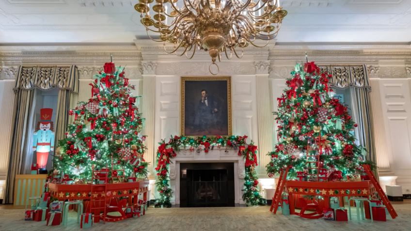 Decoração de Natal Branca e Dourada: Um Toque de Luxo