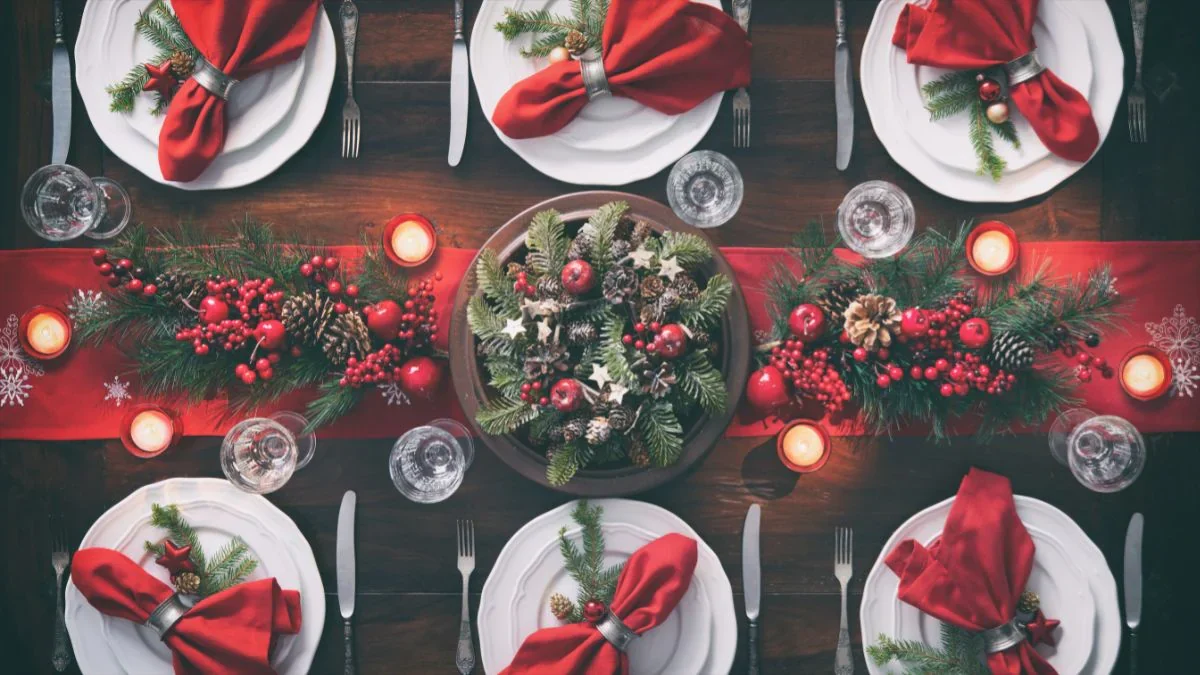 Centros de Mesa de Natal Criativos: Ideias DIY com Pinhas, Velas e Frutas