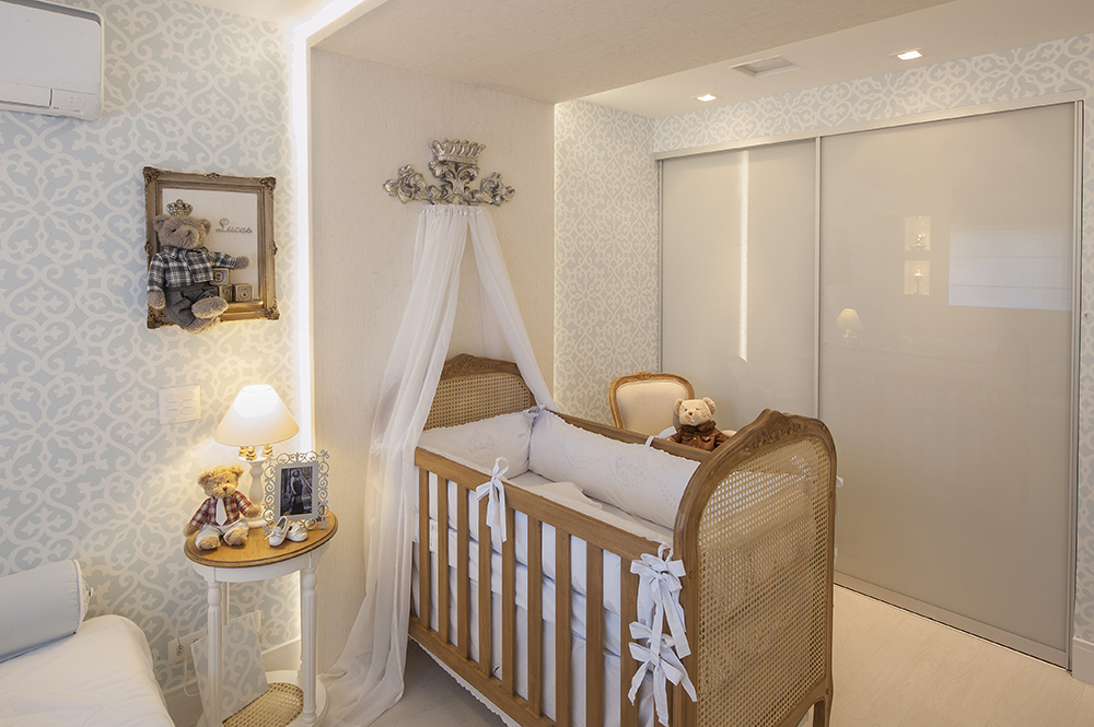 DIY: Instale fitas de LED na cabeceira da cama e transforme seu ambiente