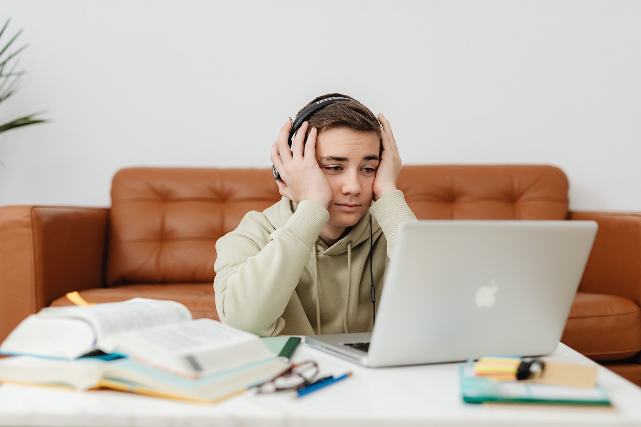 Como Escolher o Corretivo Ideal para Olheiras e Olhar Cansado