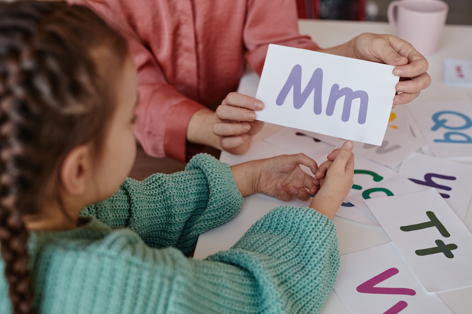 Bilinguismo na Primeira Infância: Desvendando os Mitos e Benefícios Reais