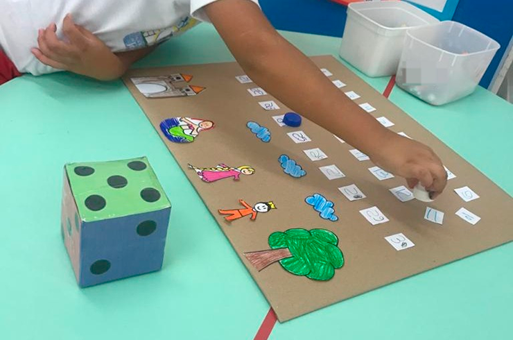 10 Jogos de Matemática que Transformam a Sala de Aula; Como a Ludicidade Ajuda a Superar o Medo da Matemática; Guia Completo de Atividades Lúdicas para o Ensino Fundamental de Matemática; Recursos Digitais e Concretos para uma Matemática Mais Divertida; A Relação entre o Brincar e o Desenvolvimento do Raciocínio Lógico Matemático