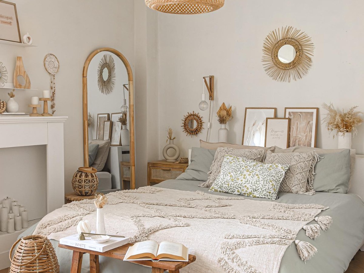 Guia de Estilos: Escolhendo o Espelho Ideal para o Seu Quarto de Casal