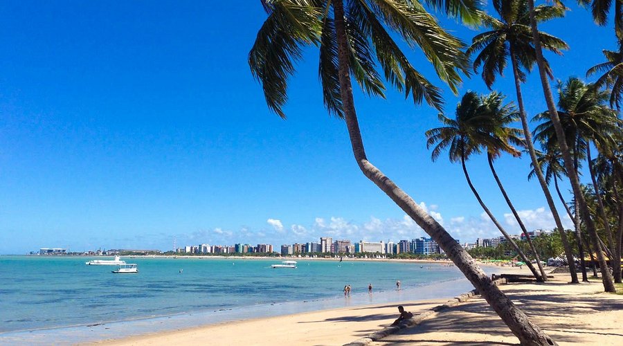 Guia Completo das Piscinas Naturais de Maceió: Pajuçara e Ponta Verde