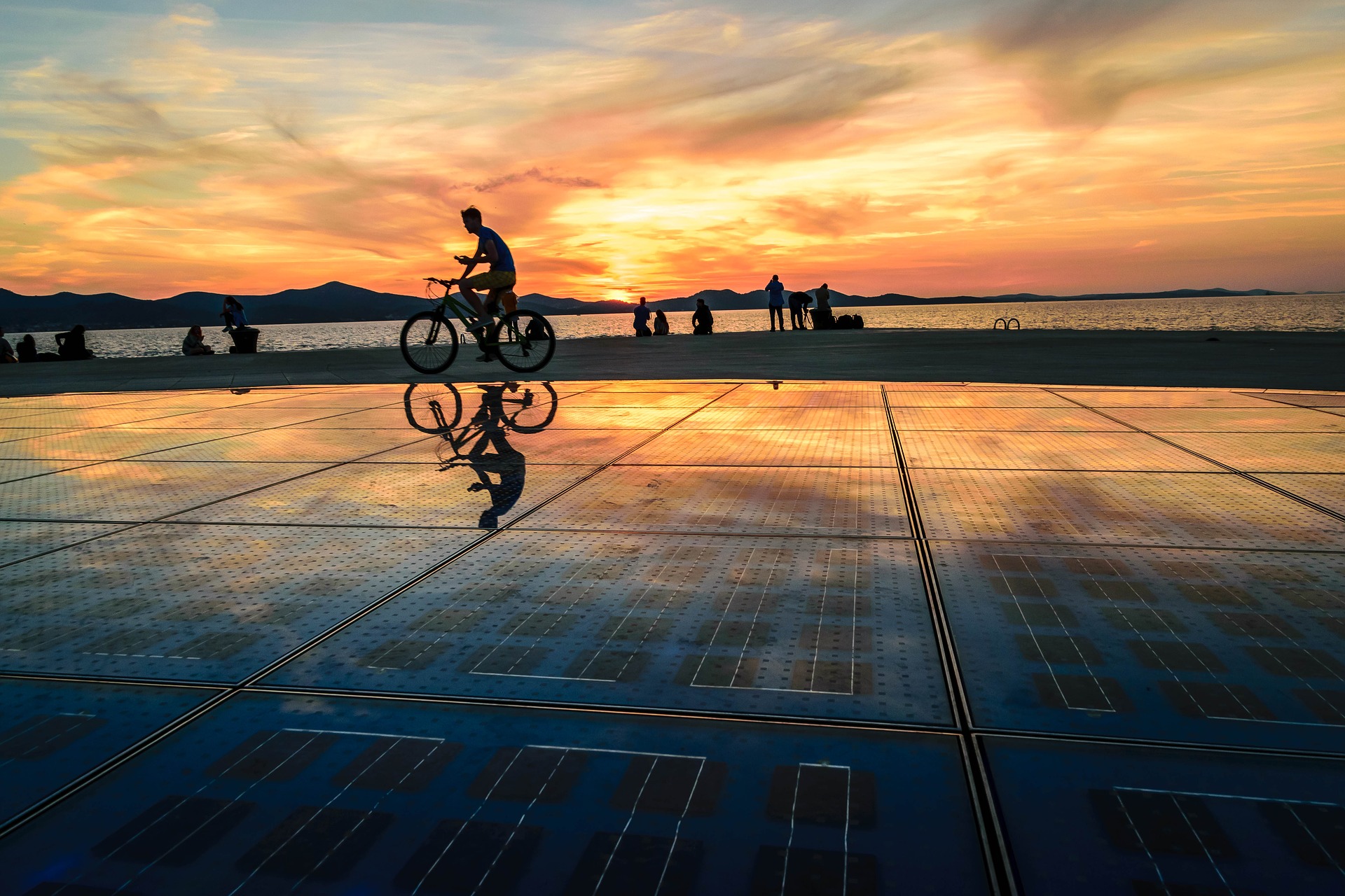 Além da Foto: Como Editar e Legendar Suas Imagens de Pôr do Sol para Impactar