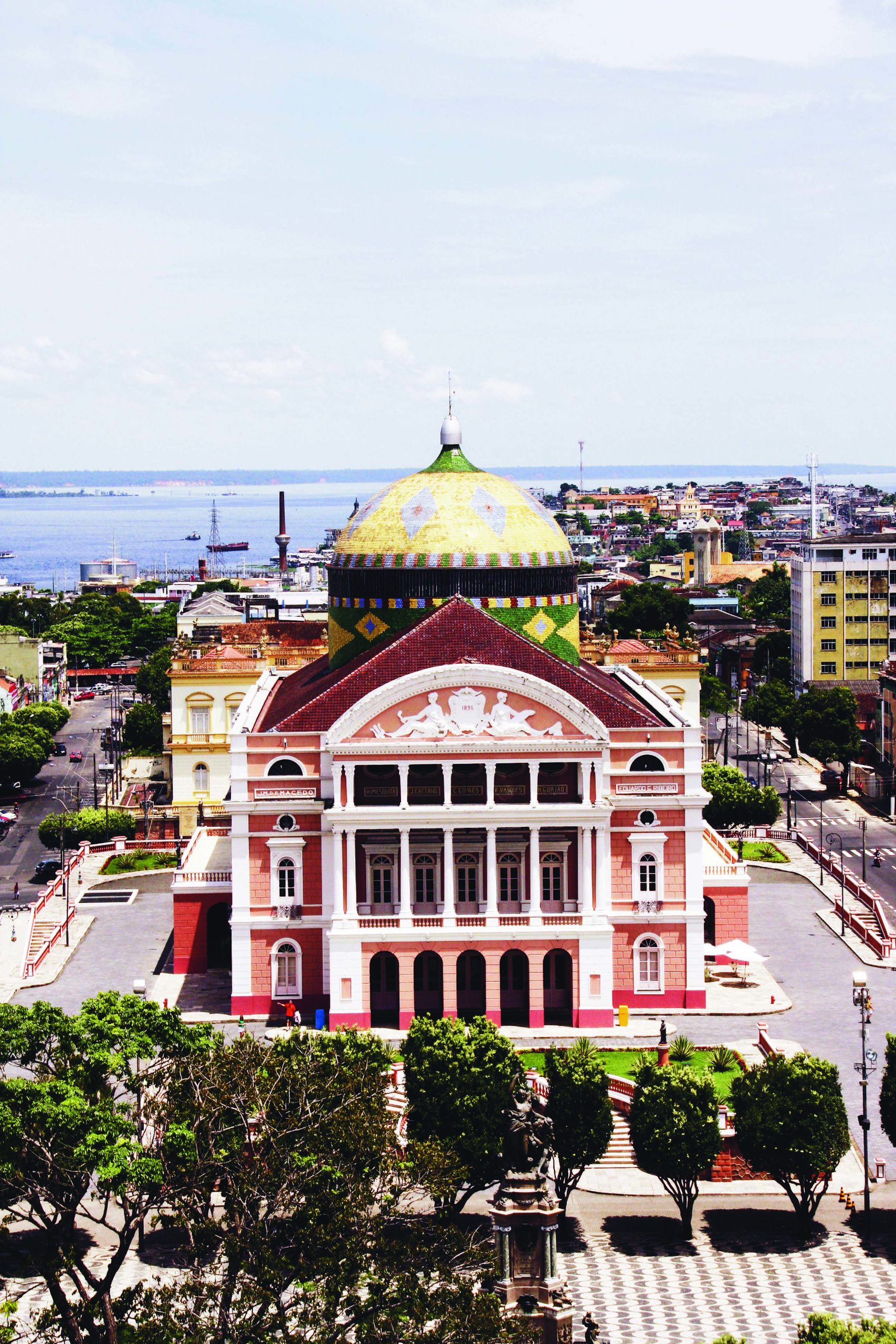 Detalhes da Arquitetura e Arte no Interior do Teatro Amazonas