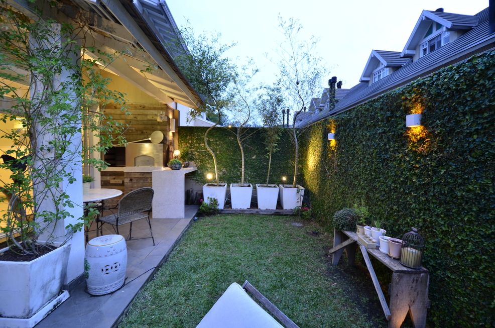 5 ideias de títulos:
1. Iluminação de Jardim: Guia Completo para Valorizar seu Espaço
2. Transforme seu Jardim com Iluminação: Dicas Essenciais e Tendências
3. Segurança e Beleza: Como Escolher a Iluminação Ideal para seu Jardim
4. Iluminação de Jardim com LED: Economia e Eficiência Energética
5. Inspire-se: Galeria de Ideias para Iluminação de Jardins Modernos