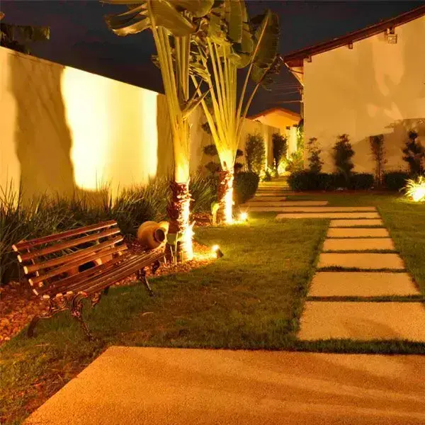 iluminação de jardim