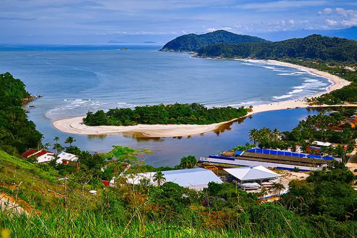 Descubra as Praias Ideais para Famílias no Litoral Norte de SP