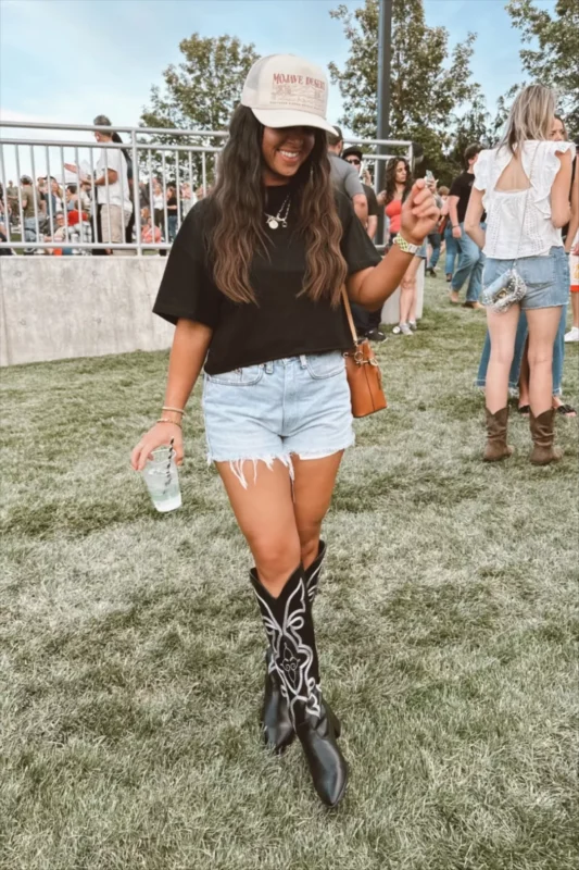 Acessórios Essenciais para Complementar seu Look com Bota Texana