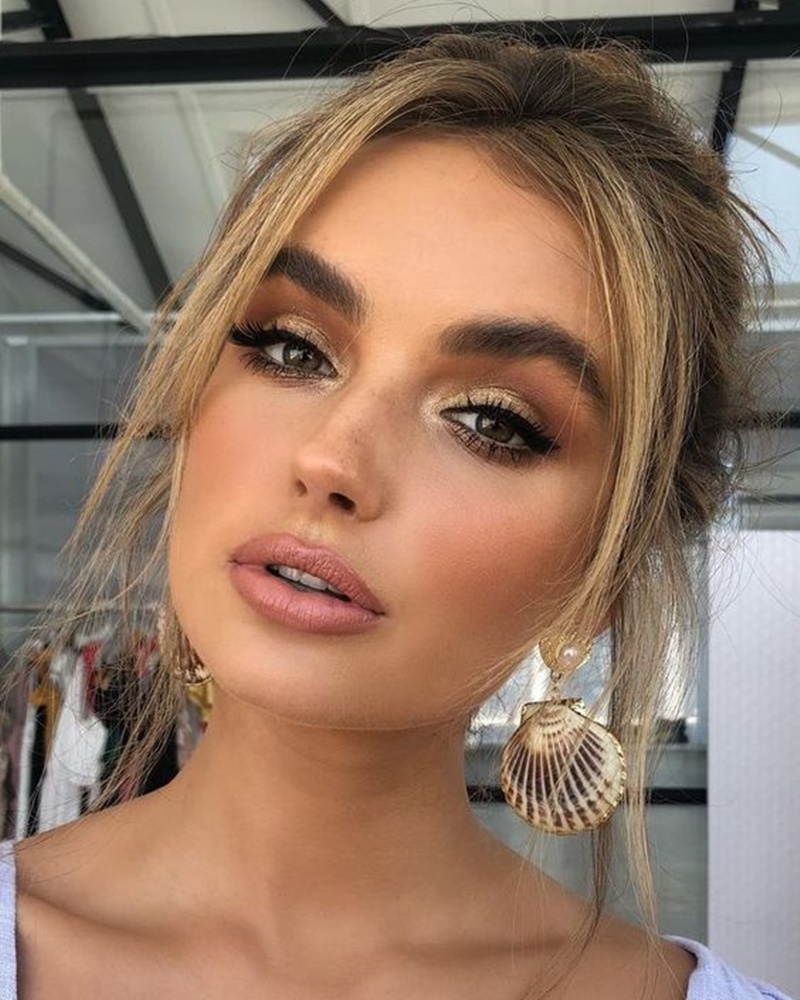 Maquiagem Clean Girl: O Segredo da Pele Natural e Radiante em 2025