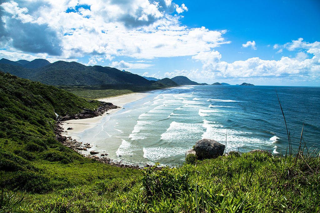 Praias Escondidas de Ubatuba e Ilhabela: Aventura e Natureza Intocada