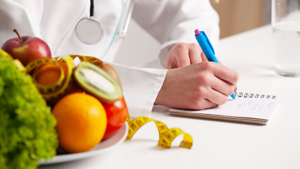 Como a Personalização do Uniforme Reforça a Marca da Nutricionista