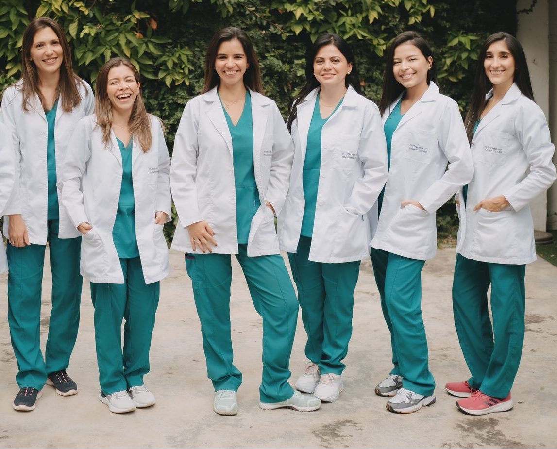 Além do Jaleco: Looks Casuais de Negócios para Nutricionistas