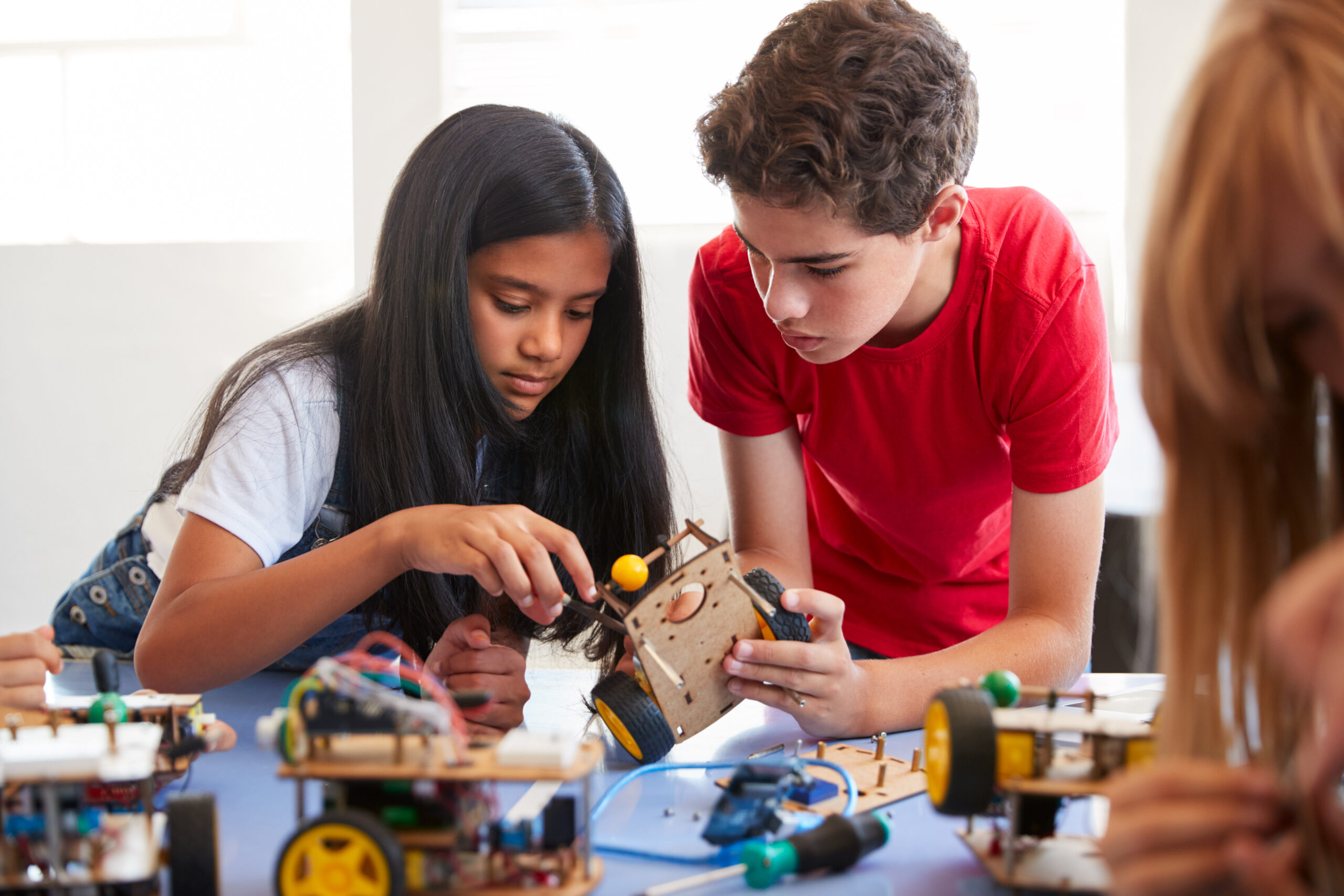 Guia Completo: Como Montar um Maker Space de Baixo Custo