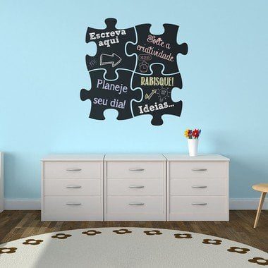 parede de giz no quarto juvenil