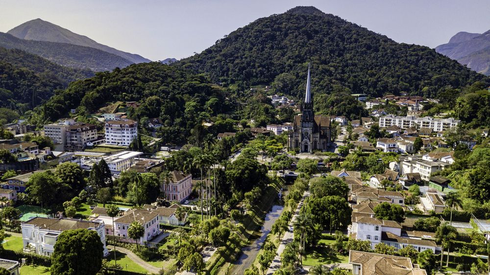 Compras na Rua Teresa: Dicas para Economizar em Petrópolis