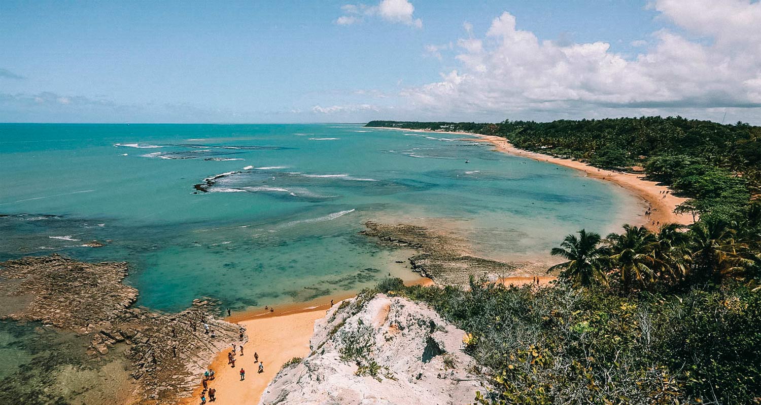 Onde se hospedar na Praia do Espelho: Pousadas charmosas e opções de luxo