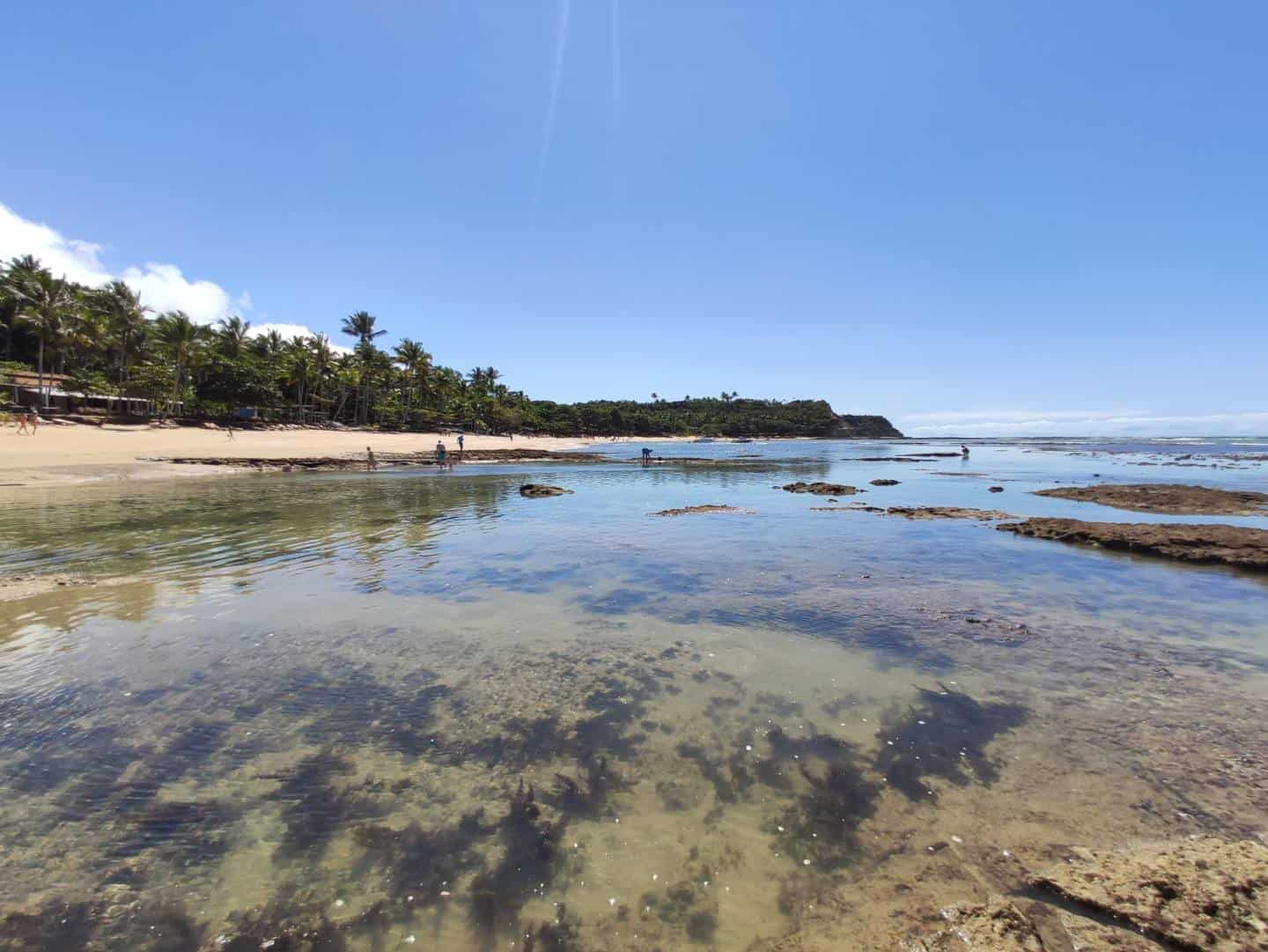 Onde se hospedar na Praia do Espelho: Pousadas charmosas e opções de luxo