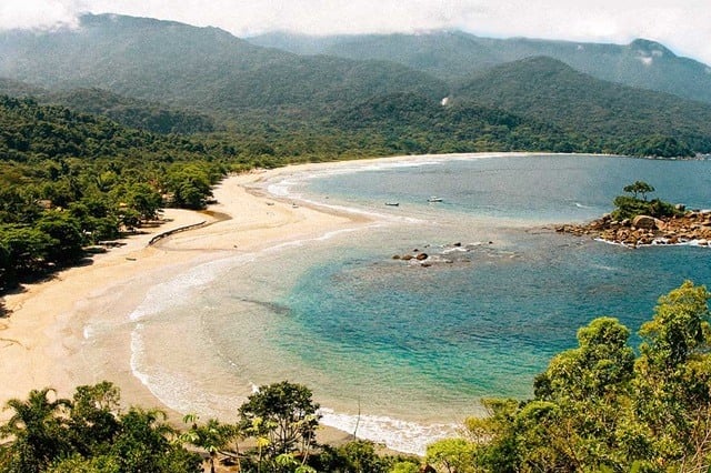 Surf no Litoral Norte: Melhores picos e escolas de surf