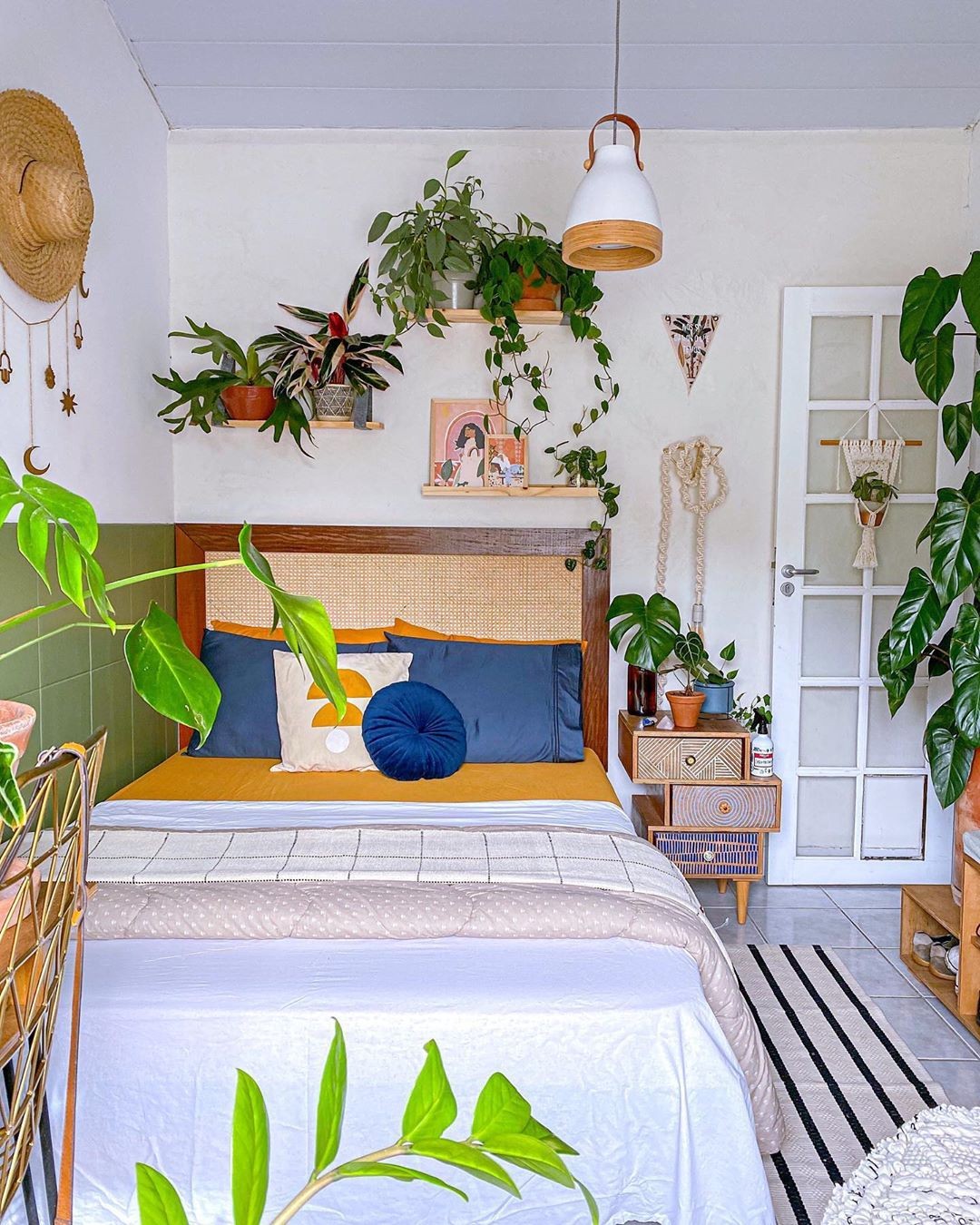 Decoração Inteligente: Como Usar Prateleiras Canaleta para Otimizar o Espaço