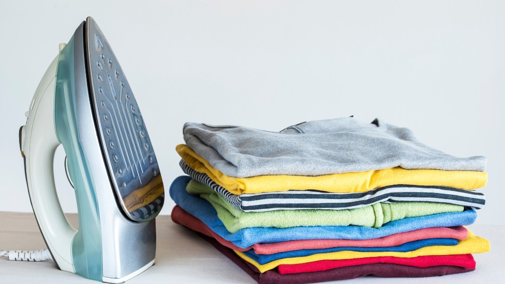 Como Desamassar Roupas Delicadas Sem Danificar o Tecido