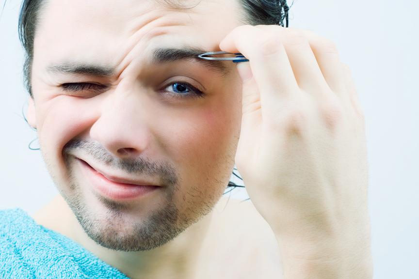 Ferramentas essenciais para fazer a sobrancelha masculina em casa