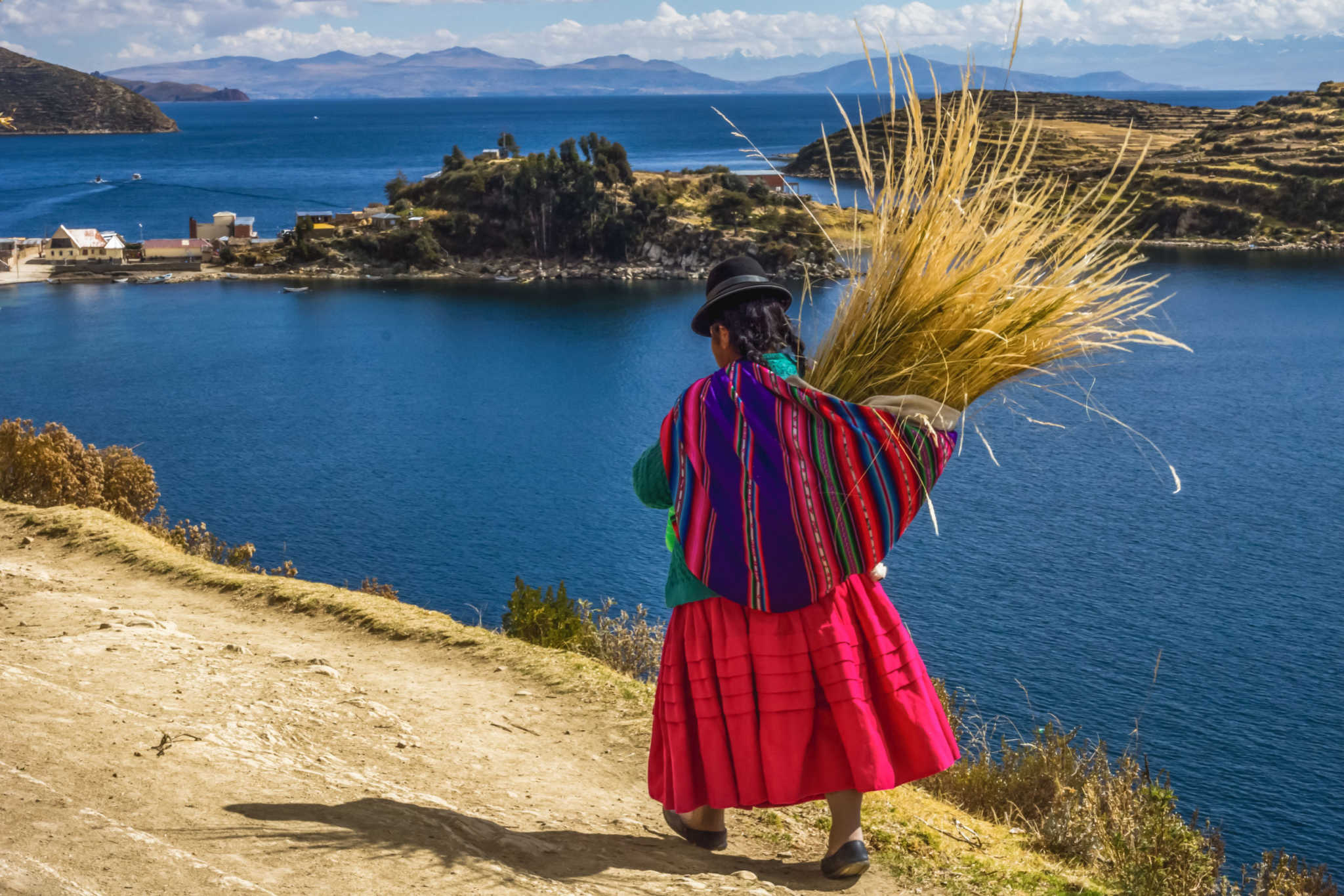 La Paz Além do Óbvio: Explorando o Mercado das Bruxas e Teleféricos