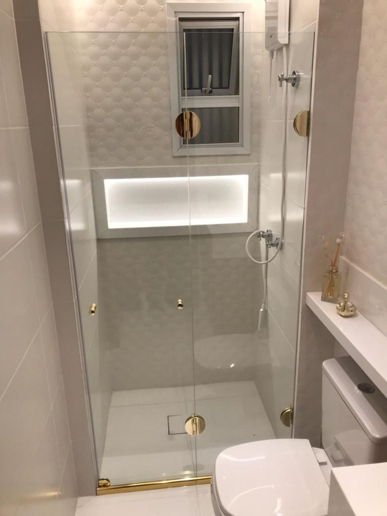 banheiro dourado